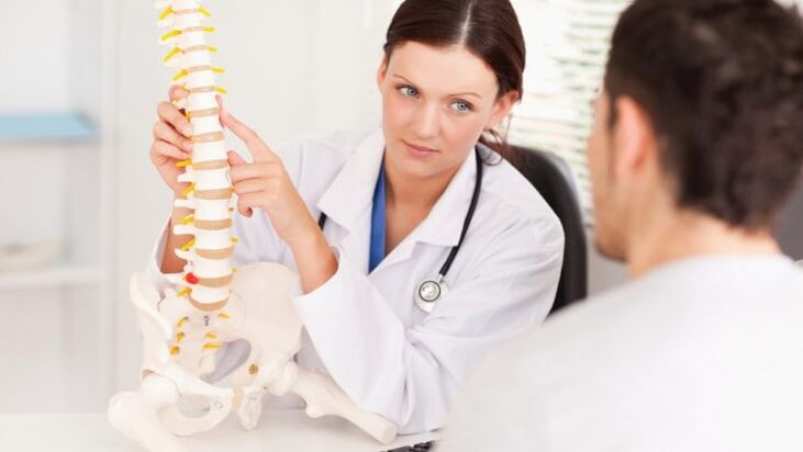 Les médecins considèrent l'ostéochondrose comme une pathologie courante de la colonne vertébrale nécessitant un traitement. 